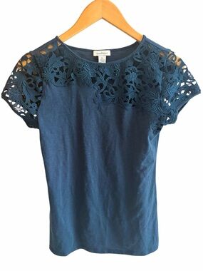 Sundance Tee Shirt Womens Size XS Blue Lace cut out Top Cotton Short Sleeve